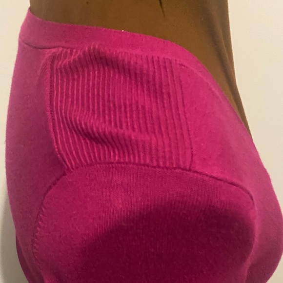 🩷REITMANS🩷Plum V-neck Zipper cardigan in medium. Zipper pockets on the front. - Picture 8 of 11